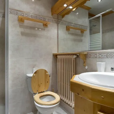Daire 1850, 6/7 Pers, Centre, Ski Aux Pieds, Wifi, Parking - Fr-1-631-226 Courchevel